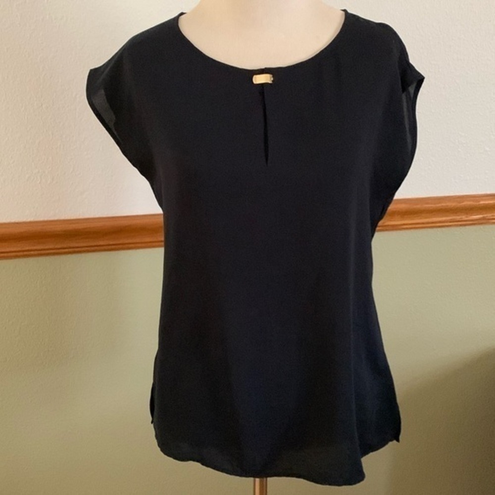 Banana Republic Black Sleeveless Shell Gold Clasp 2P